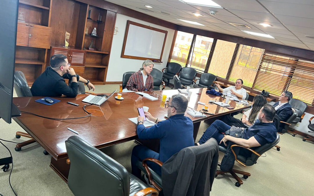 InfiHuila avanza en cooperación institucional con visita técnica a Infimanizales